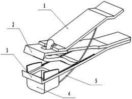 带有指甲盒的剪指甲刀