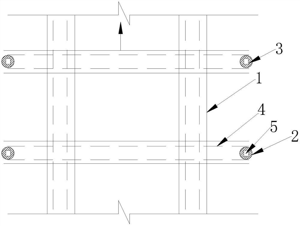 用于快速原位整治铁路隧道底板病害的横梁结构